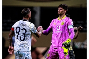 友好互动！多特晒照致敬蒙特雷，后者祝多特下轮好运