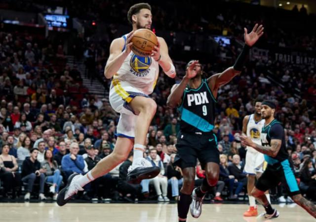 华体会官网-空篮不上执着三分 勇士关键时刻又一次为错误买单